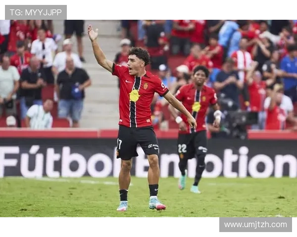 巴萨 120 万欧出售青训中卫至萨格勒布 含 20% 分成 + 回购权